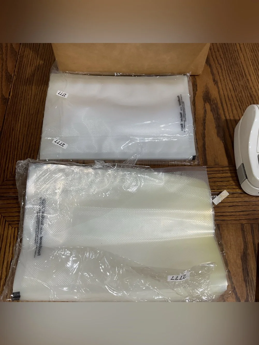 FoodSaver Vacuum Sealer Compact 2 Machine with Bags and Accessories